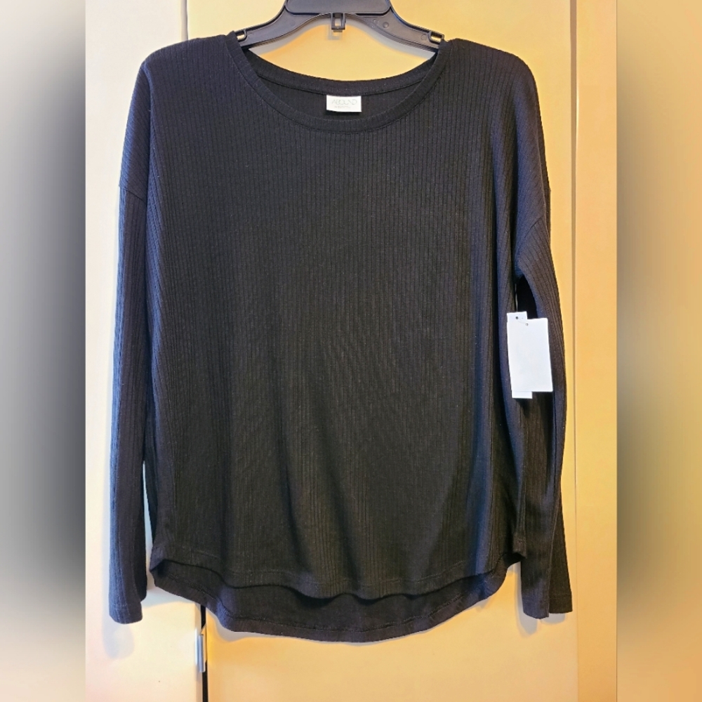 NWT Abound Ribbed T-shirt